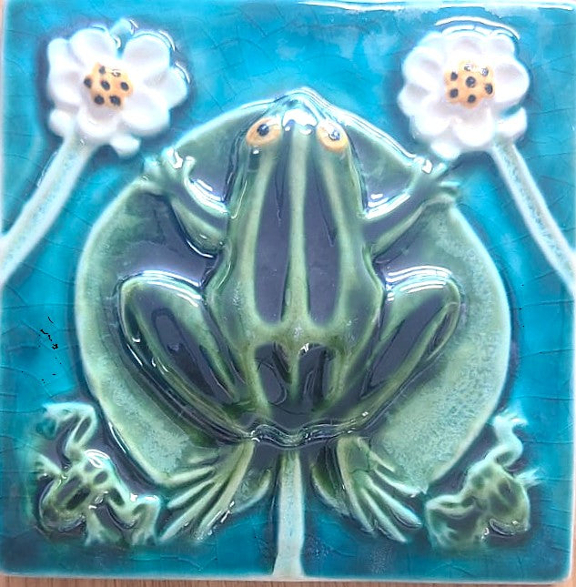 Sapo com flor